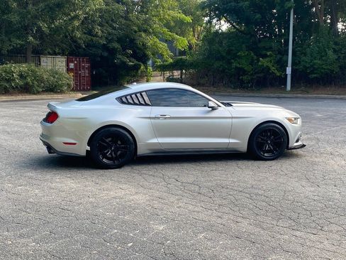 Used 2016 Ford Mustang Premium RWD image 4