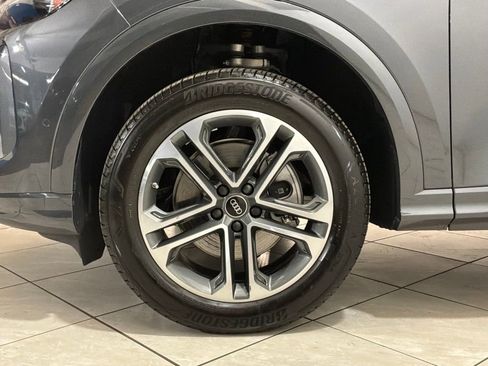 Used 2025 Audi Q5 2.0T Premium w/ Convenience Package image 17