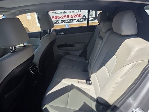 Used 2022 Kia Sportage EX AWD/4WD image 11