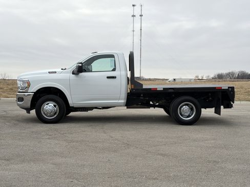 Used 2024 RAM 3500 Tradesman image 23