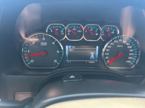 Used 2018 Chevrolet Suburban LT AWD/4WD image 44