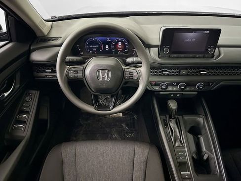 Certified 2025 Honda Accord SE image 25