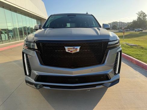 Used 2024 Cadillac Escalade V AWD/4WD image 8