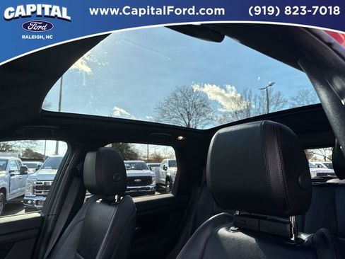 Used 2020 Land Rover Discovery Sport SE R-Dynamic image 21