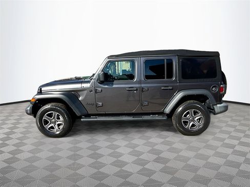 Used 2021 Jeep Wrangler Unlimited Sport image 9