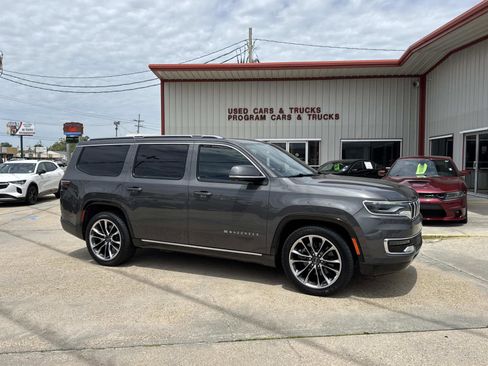 Used 2022 Jeep Wagoneer Series III w/ Premium Group I image 1