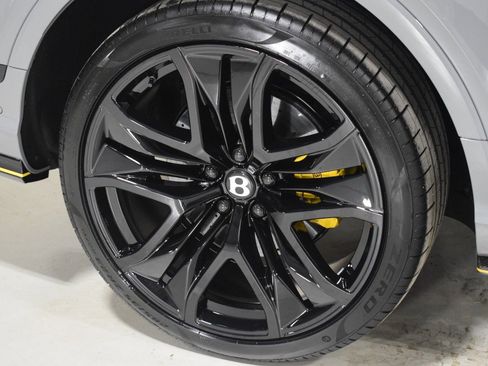 New 2026 Bentley Bentayga Extended Wheelbase AWD/4WD image 6