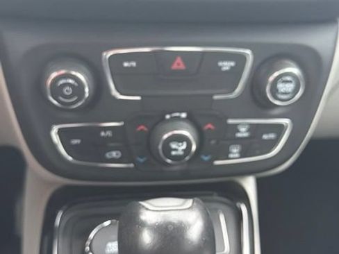 Used 2020 Jeep Compass Limited AWD/4WD image 22