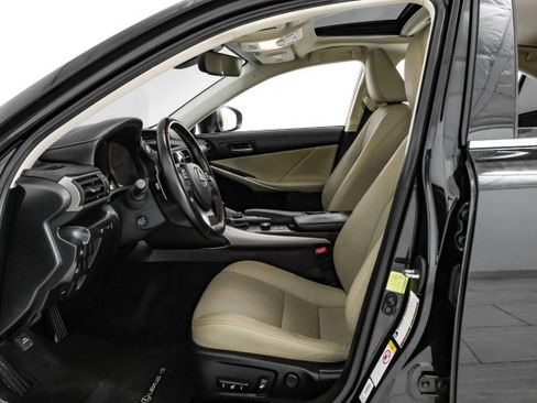 Used 2018 Lexus IS 300 AWD w/ Comfort Package image 33