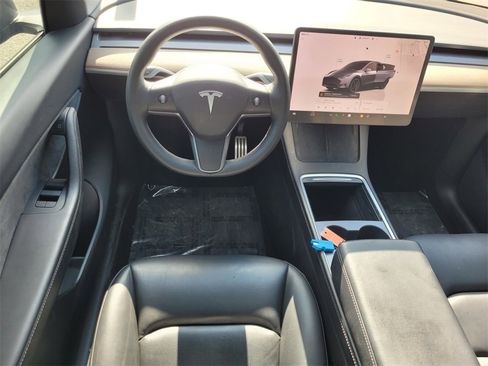 Used 2022 Tesla Model Y Performance image 14
