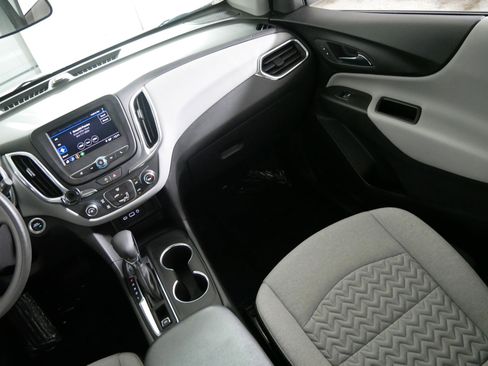 Used 2024 Chevrolet Equinox LS w/ LS Convenience Package FWD image 11