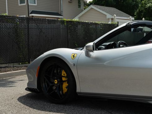 Used 2022 Ferrari F8 Tributo RWD image 44
