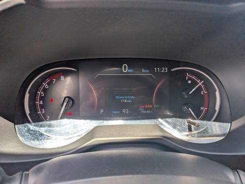 Used 2024 Toyota RAV4 XLE FWD image 27