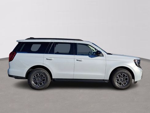 Certified 2025 Ford Expedition Active image 7