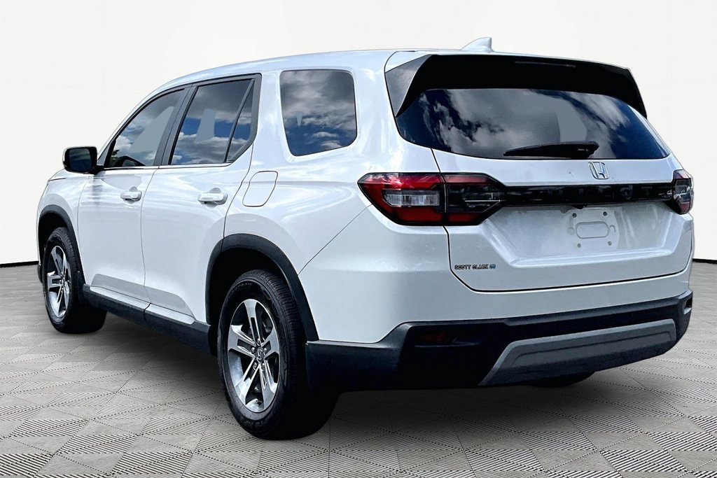 Used 2025 Honda Pilot EX-L image 5