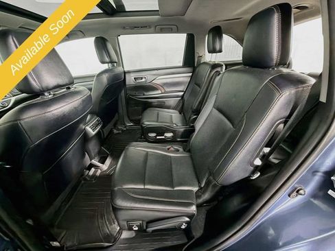 Used 2019 Toyota Highlander Limited AWD/4WD image 25