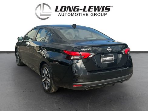 Used 2025 Nissan Versa SV FWD image 4