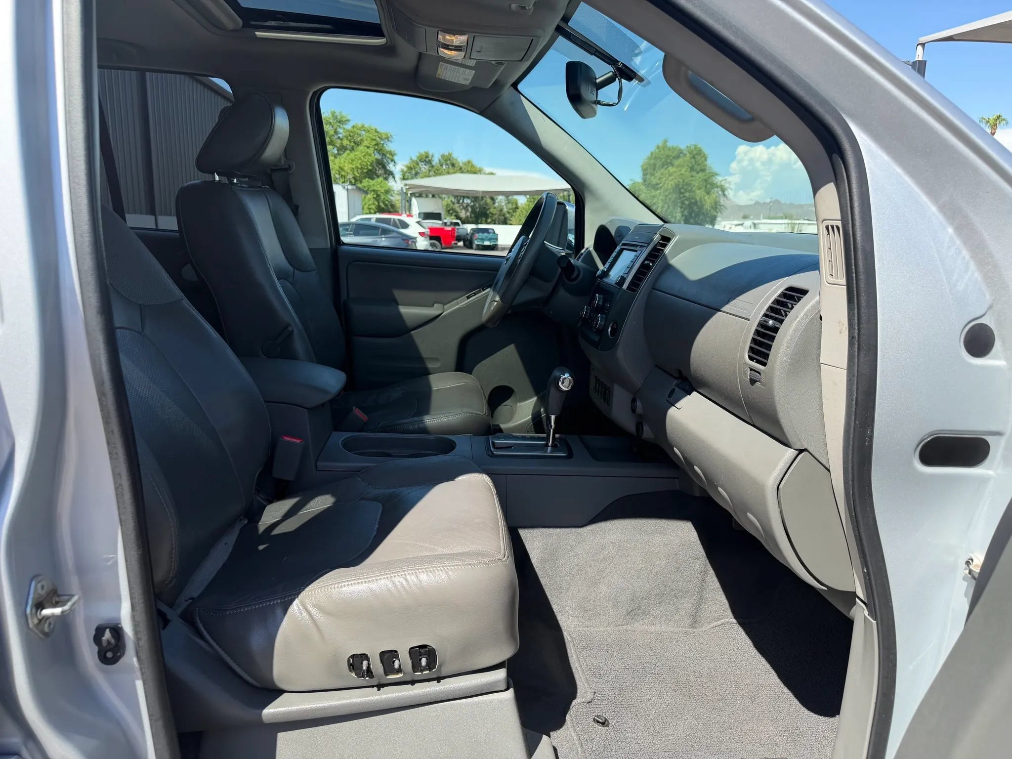 Used 2019 Nissan Frontier SL RWD image 22