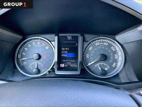 Certified 2019 Toyota Tacoma TRD Off-Road AWD/4WD image 26