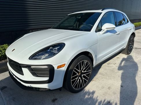 Used 2025 Porsche Macan image 7