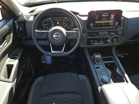 Certified 2024 Nissan Pathfinder S image 12