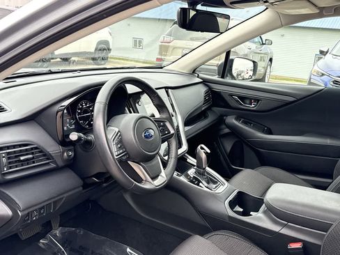 Used 2025 Subaru Outback Premium w/ Popular Package #1A image 2