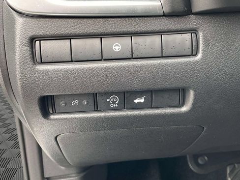 Used 2026 Nissan Rogue SV FWD image 19