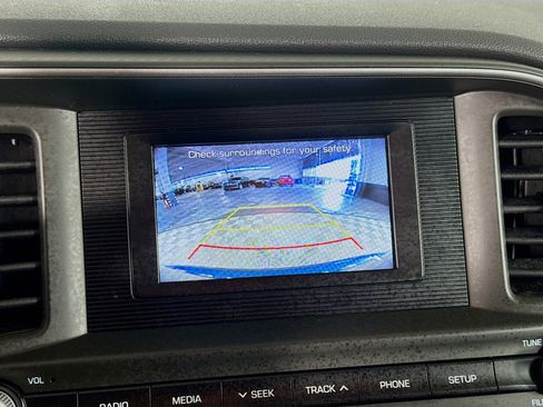 Used 2019 Hyundai Elantra SE image 19