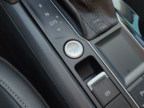 Used 2019 Volkswagen Atlas SEL image 40