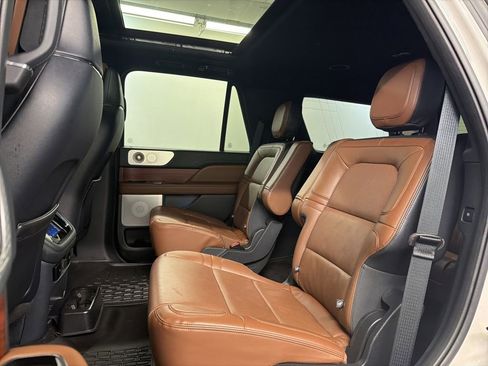 Certified 2023 Lincoln Navigator Reserve AWD/4WD image 36