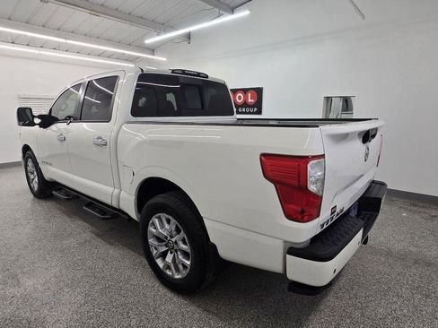 Used 2021 Nissan Titan SV w/ SV Convenience Package AWD/4WD image 6
