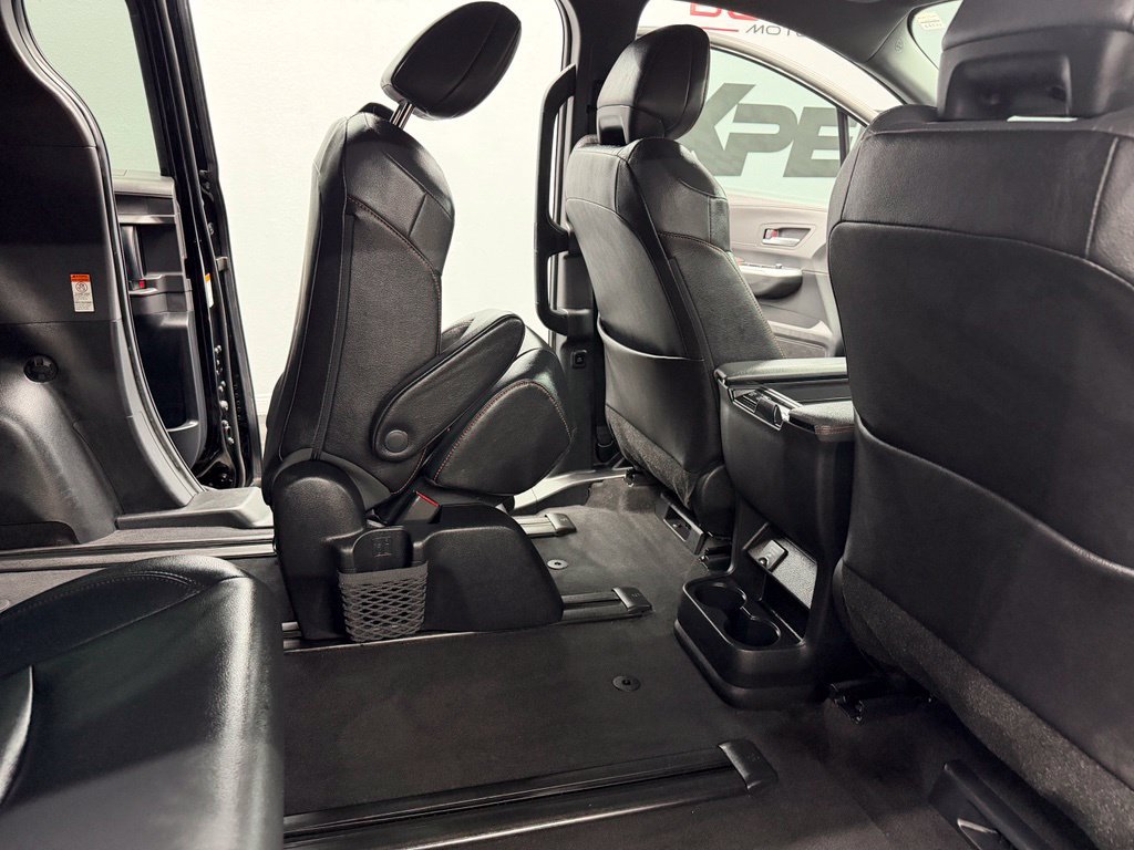 Used 2021 Toyota Sienna XSE w/ XSE Plus Package FWD image 42