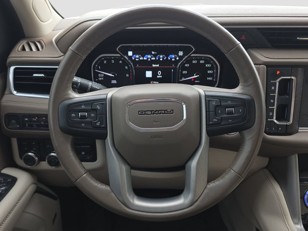 Used 2021 GMC Yukon Denali w/ Denali Premium Package AWD/4WD image 9