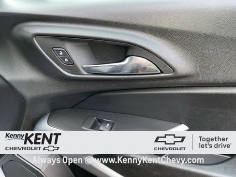 Used 2024 Chevrolet Trax LS w/ LS Convenience Package image 13