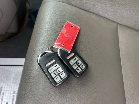 Used 2015 Honda Odyssey Touring Elite image 35