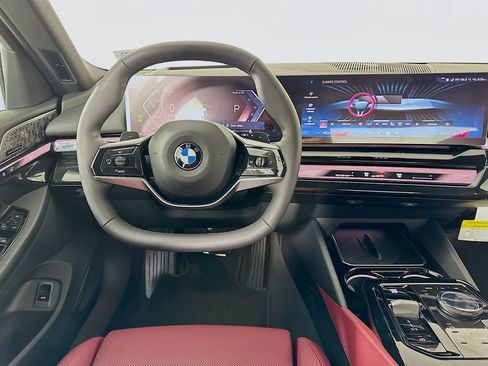 Used 2026 BMW 530i xDrive 530i xDrive w/ Premium Package image 19