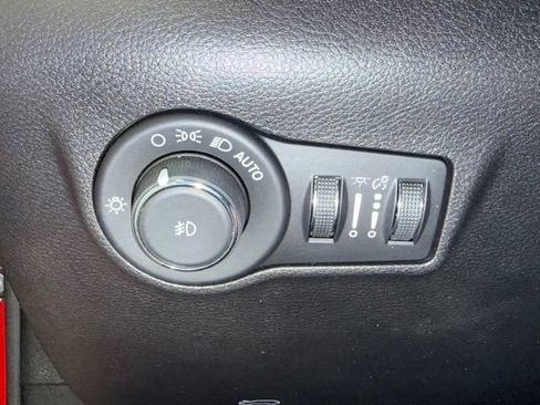 Used 2022 Jeep Compass Limited AWD/4WD image 18