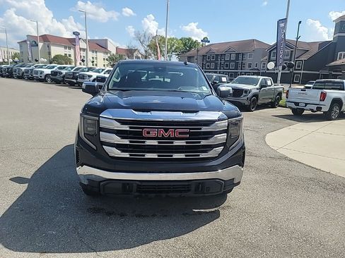 Certified 2025 GMC Sierra 1500 SLE image 2