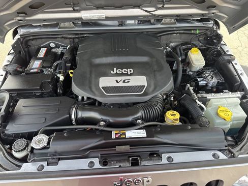 Used 2015 Jeep Wrangler Unlimited Sport w/ Quick Order Package 24S image 26