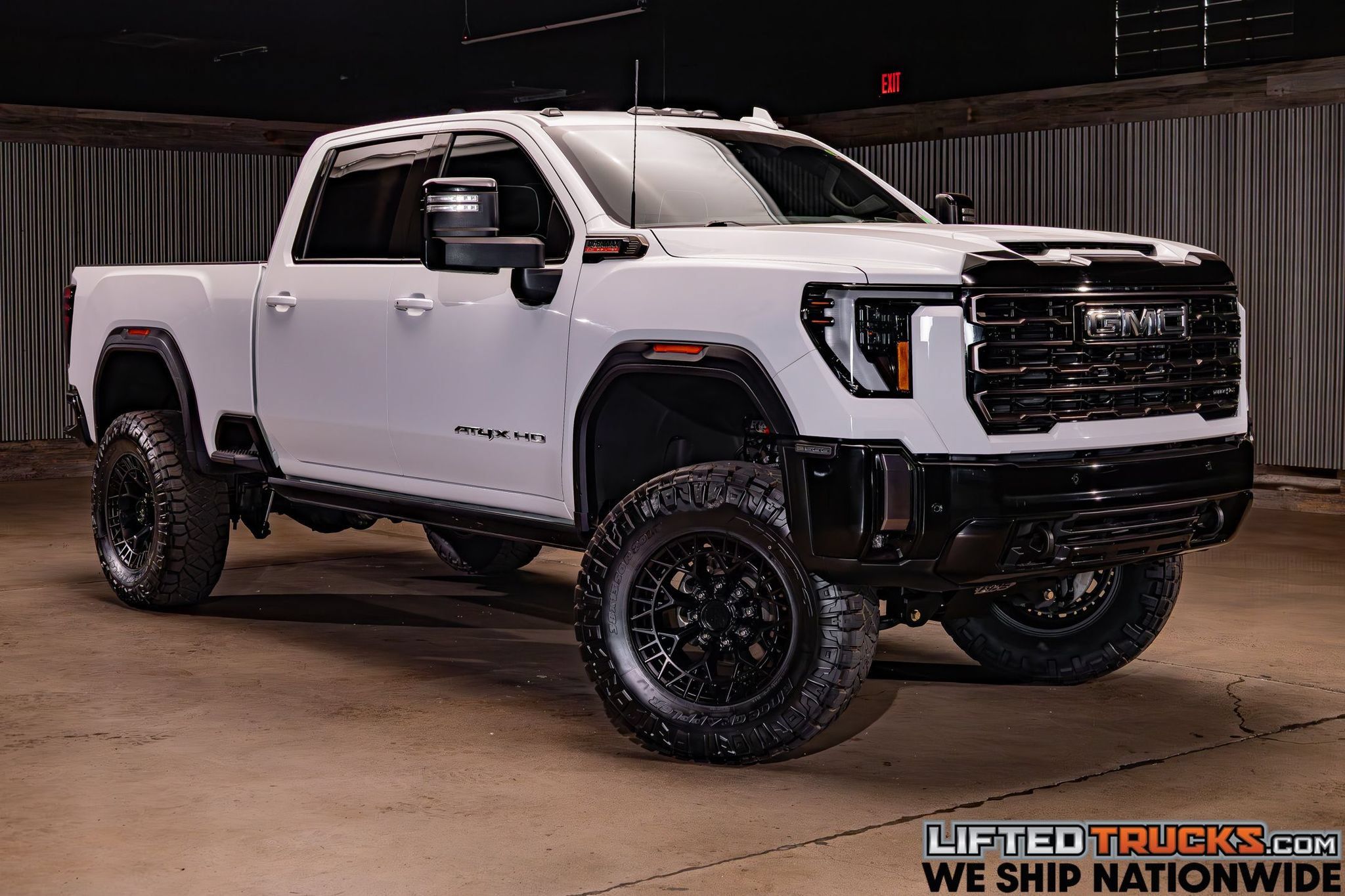 Used 2024 GMC Sierra 2500 AT4X AWD/4WD image 1