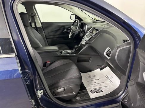 Used 2017 Chevrolet Equinox LT w/ Convenience Package image 9