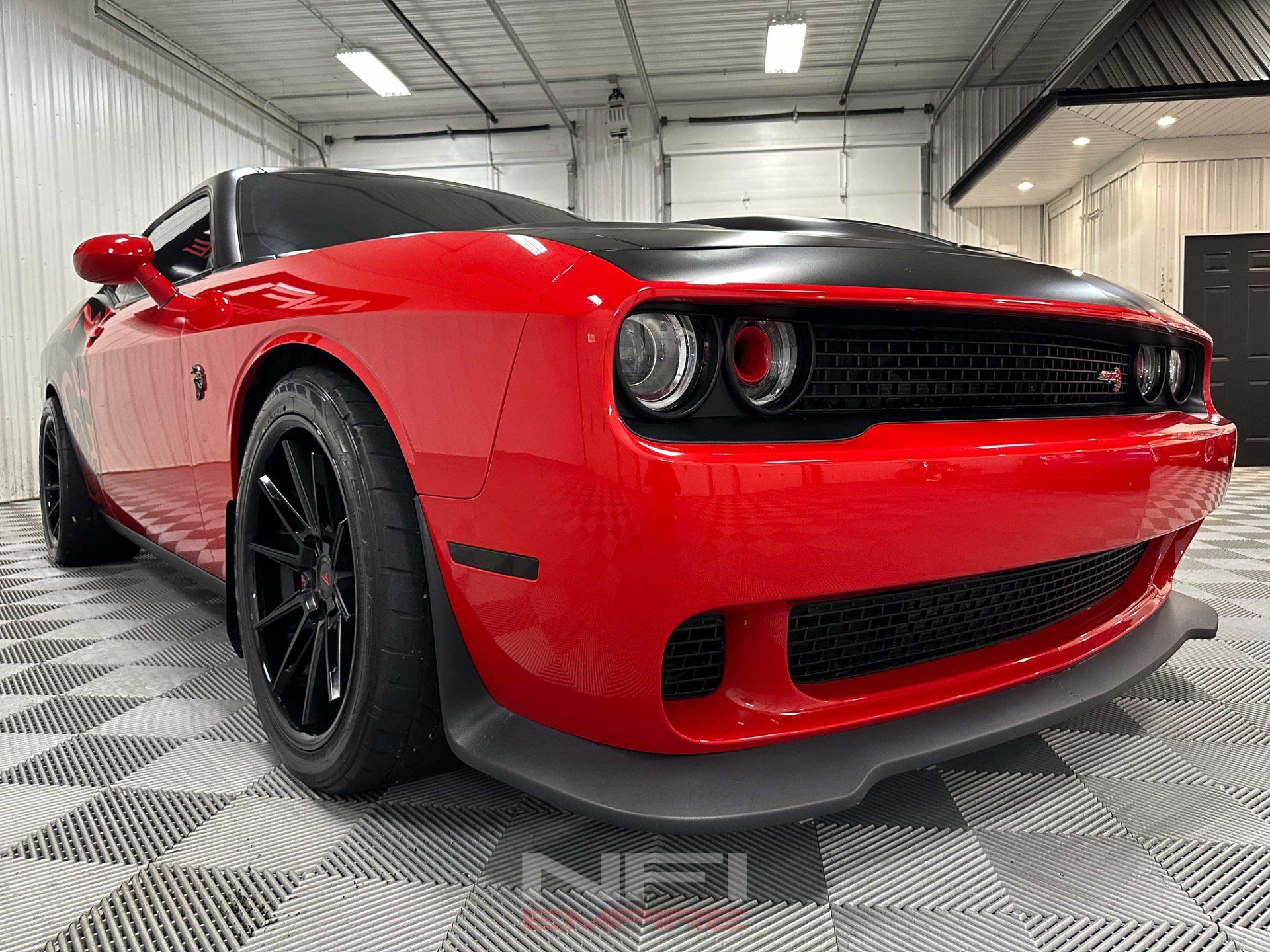 Used 2016 Dodge Challenger SRT Hellcat RWD image 15