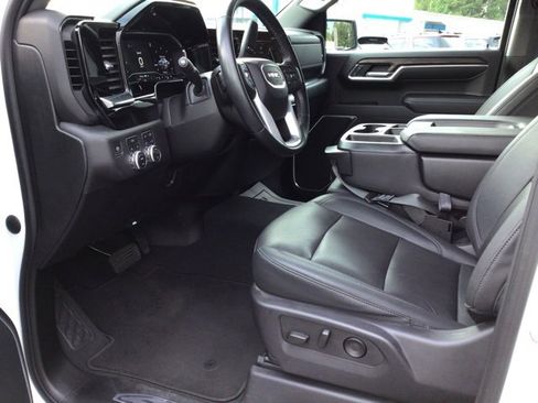 Used 2024 GMC Sierra 1500 SLT image 12