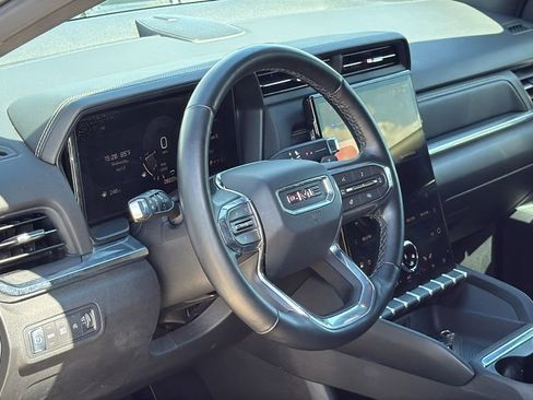 Used 2025 GMC Terrain Elevation FWD image 9