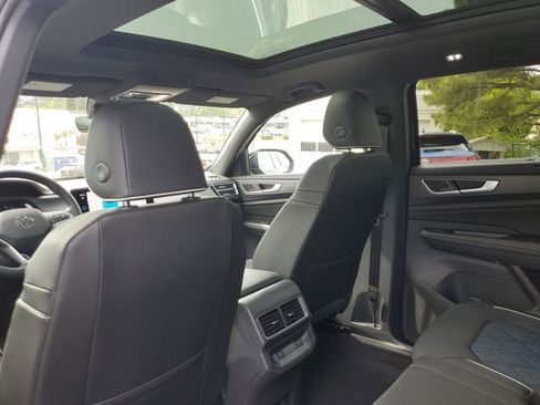 New 2026 Volkswagen Atlas Cross Sport SEL Premium R-Line AWD/4WD image 11