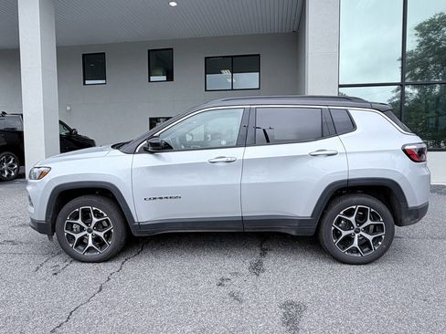 Used 2026 Jeep Compass Limited AWD/4WD image 5