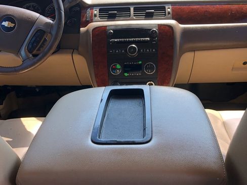 Used 2012 Chevrolet Tahoe LT RWD image 17