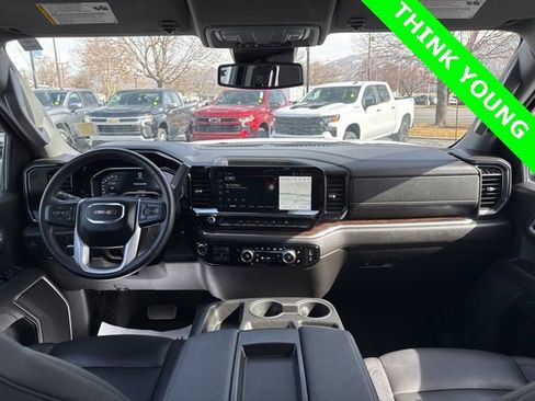 Used 2025 GMC Sierra 1500 SLT image 14
