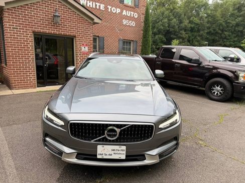 Used 2018 Volvo V90 T6 Cross Country w/ Convenience Package AWD/4WD image 11
