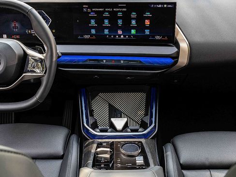 Used 2025 BMW X3 xDrive30i w/ Premium Package image 11